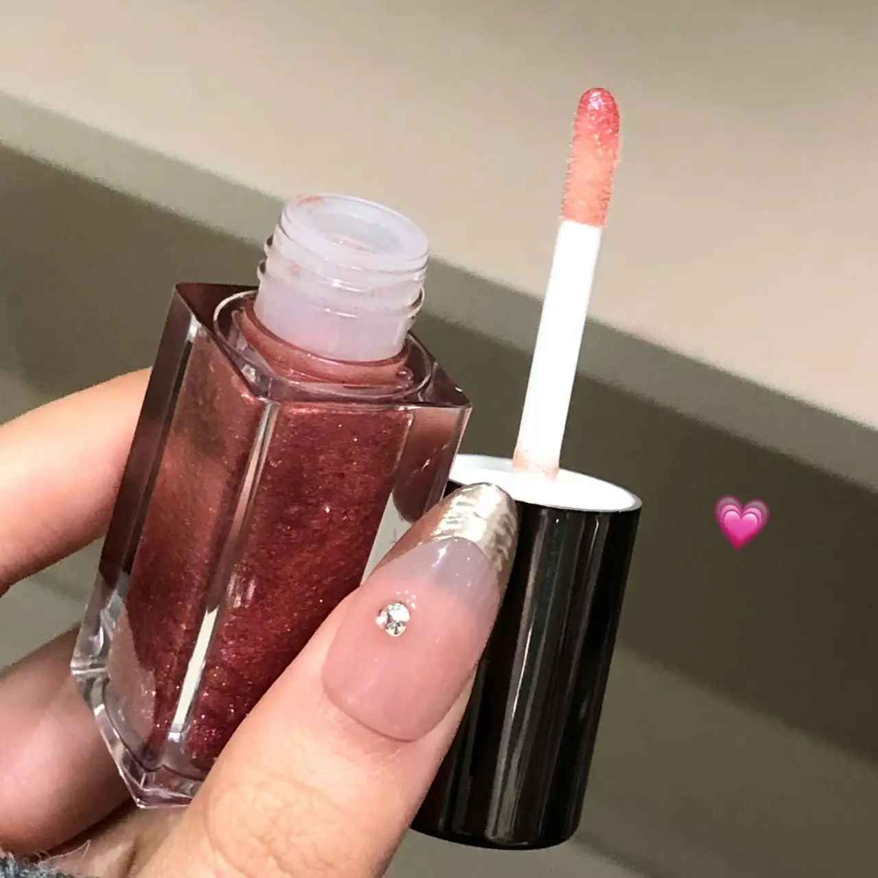 Starlight Radiant Lip Gloss – Pearlescent Shimmer Hydrating Non-Sticky-Glitter Lip Gloss-Blushia